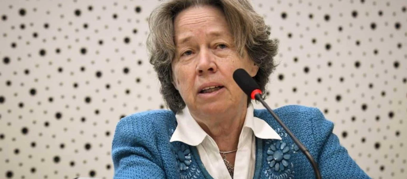 Νέες «βόμβες» Α.Λινού: «Να μην εμβολιαστούν με το AstraZeneca οι 30αρηδες» - Τι είπε για τα 9 άτομα στο τραπέζι